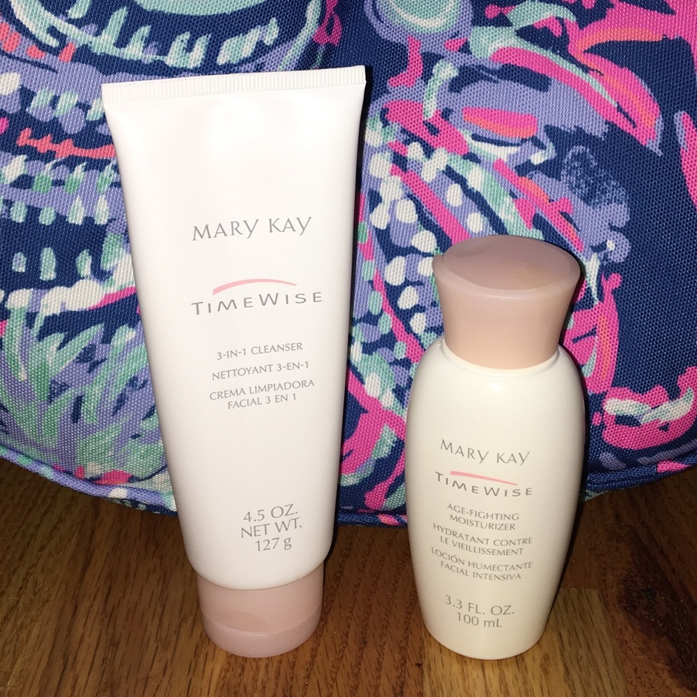 ☆ Mary Kay ☆ 3 IN 1 Cleanser and Moisturizer